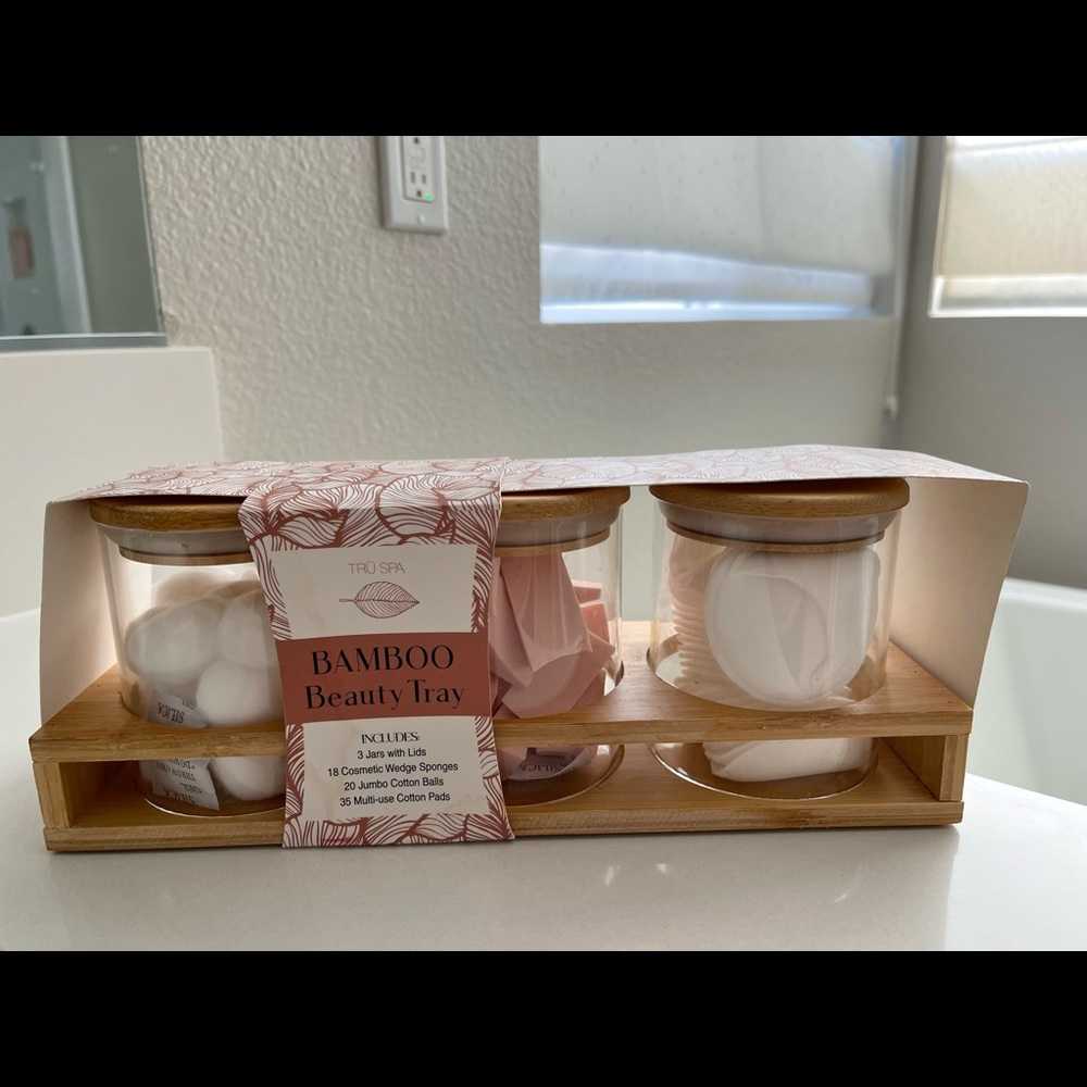 Bamboo Beauty tray with jars